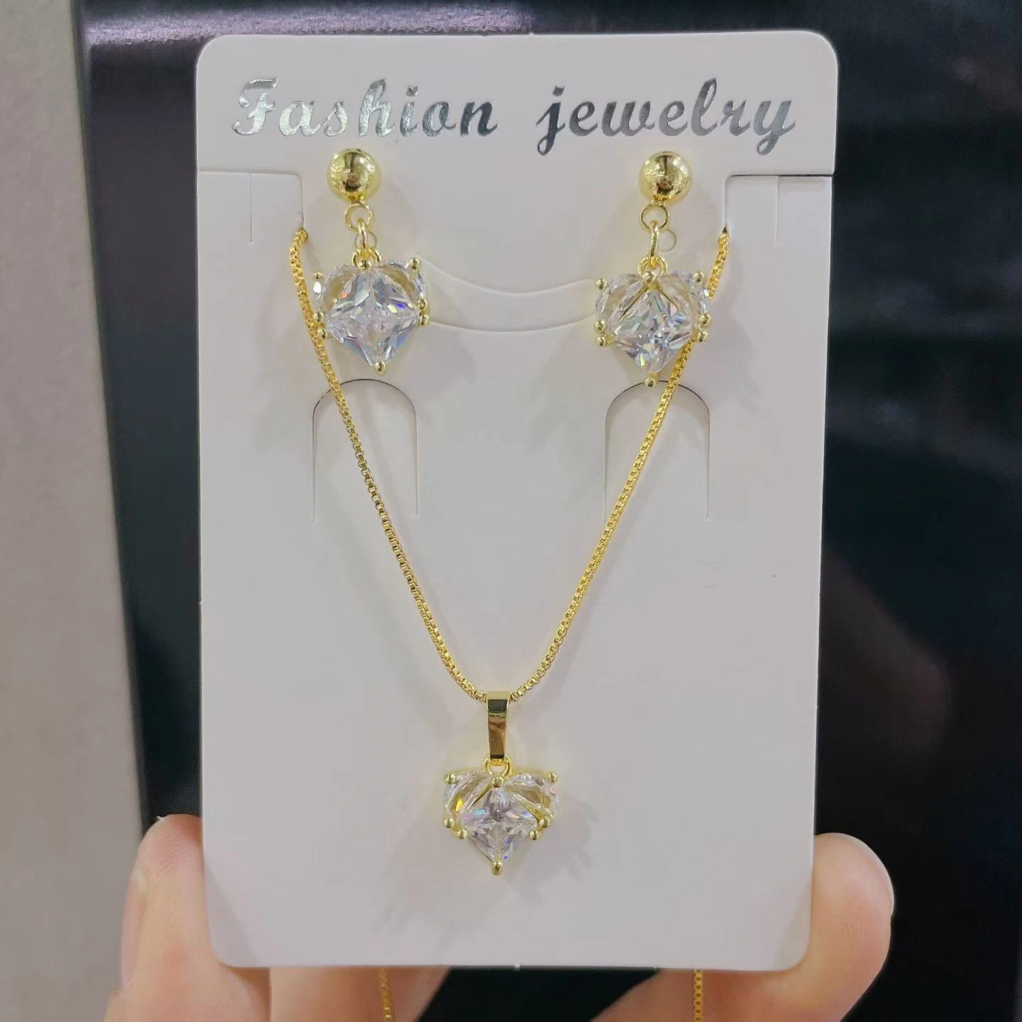 Collier de mariage en cristal doré en forme de cœur - Image 3